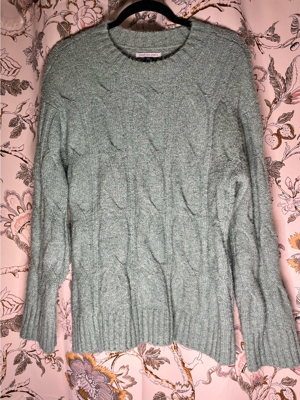 American Eagle Cable Knit Crewneck Sweater in Sage Green-Small
